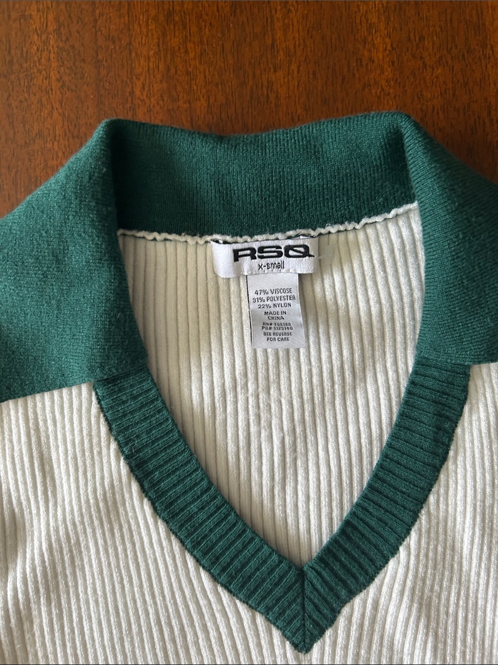 RSQ Cream Ribbed V-Neck Polo with Green Trim - Picture 2 of 9